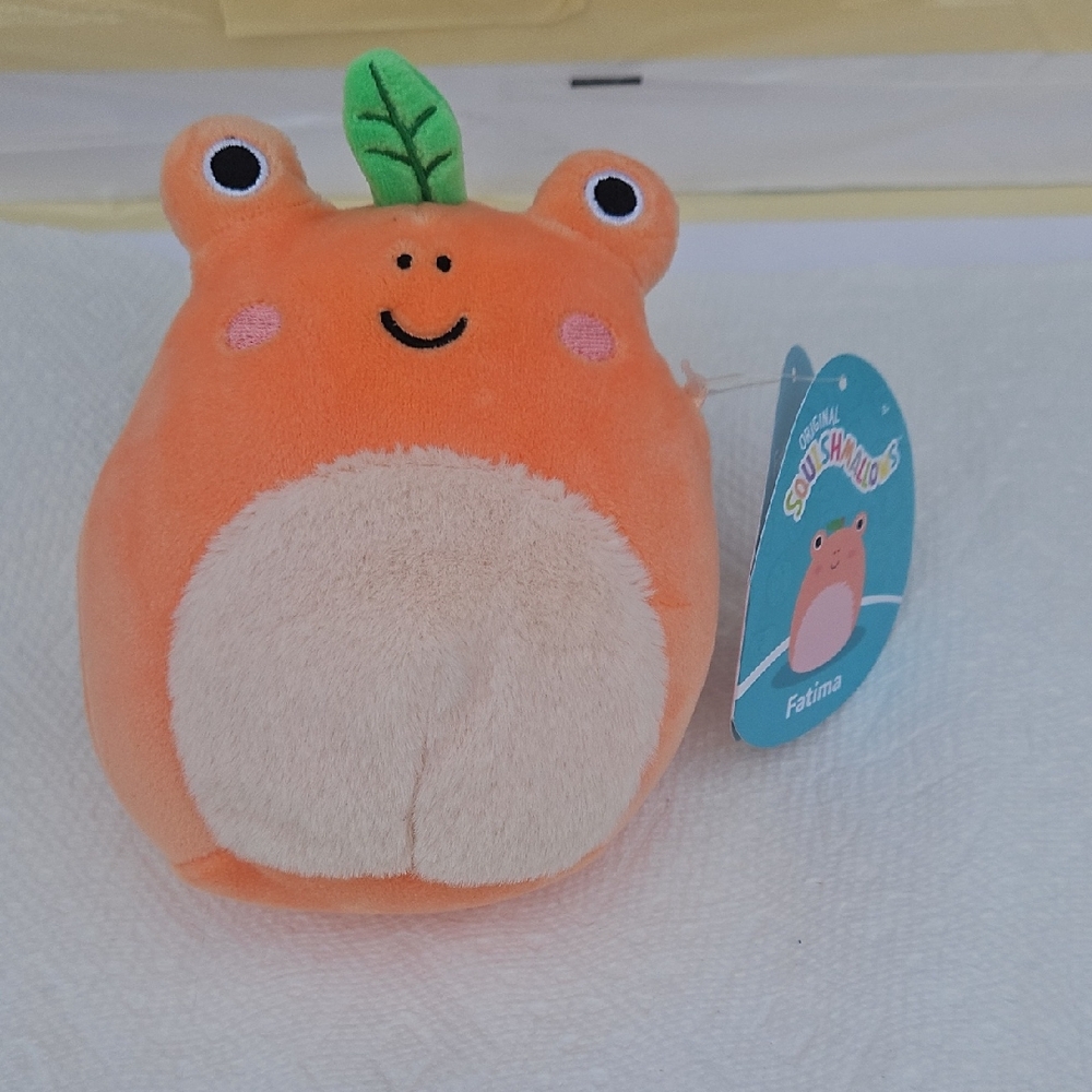 Squishmallows Orange Frog with Green Leaf